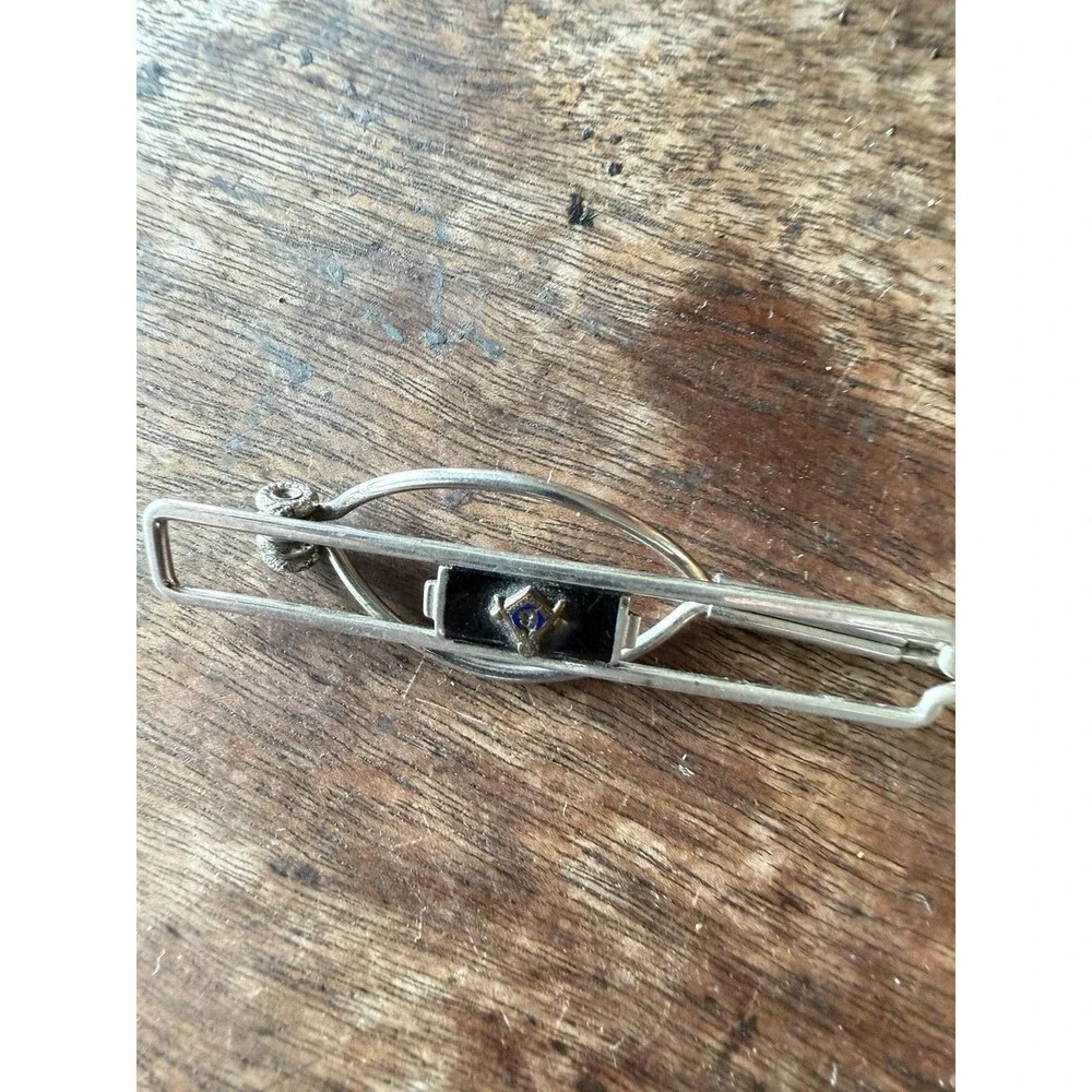 Vintage Lamode Silvertone Free Masonry Thai Clip With Black Inlay ￼￼